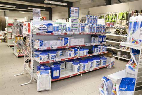 Interiér predajne stavebnín so širokým sortimentom