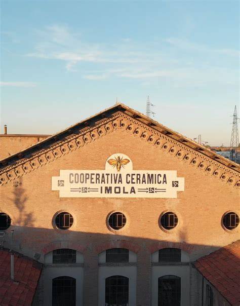 Historický vývoj a súčasné inovácie Cooperativa Ceramica di Imola