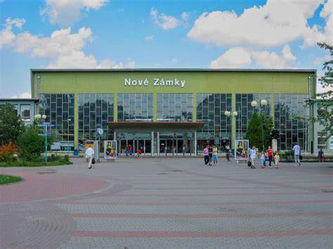 Stará železničná stanica Nové Zámky pred zničením