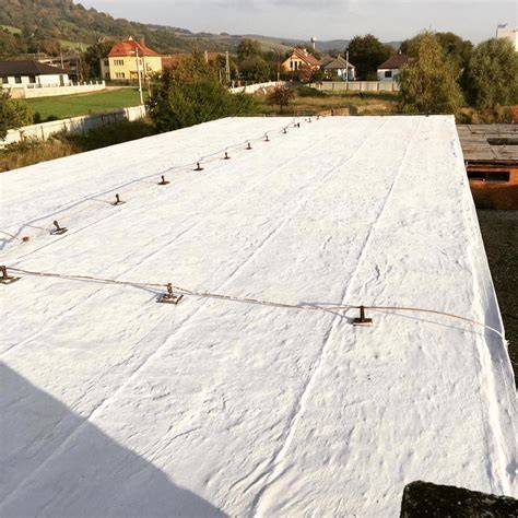 Príklad hydroizolácie OSB dosiek tekutou gumou