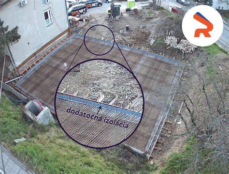 Ukážka odkrytých základov pre dodatočnú izoláciu a drenáž