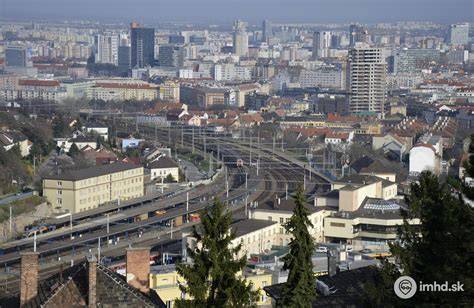 Schéma hlavnej tribúny a jej funkčného rozloženia