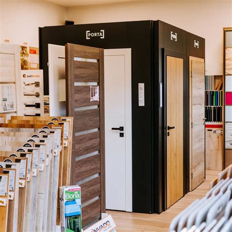 Interiérové dvere a podlahy v showroomu