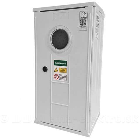 ukážka správne osadenej elektromerovej skrinky pri stĺpe