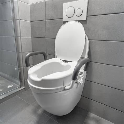 WC pre imobilných s opornými madlami