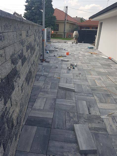 Ukážky palisád a zámkovej dlažby Diton v záhradných realizáciách