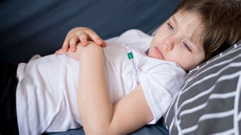Príznaky, pri ktorých okamžite vyhľadať lekára pri horúčke u dieťaťa
