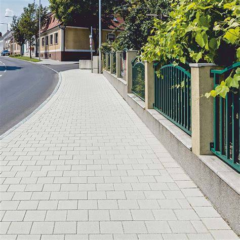Aplikácie metličkového betónu - chodníky a parkoviská
