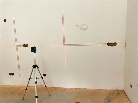 Príklad laserového nivelačného prístroja