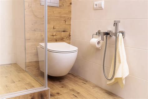 Výhody závesného WC a moderného dizajnu