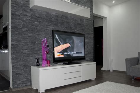Prírodný kamenný obklad v modernom interiéri