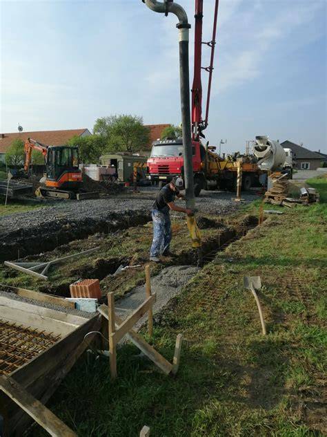 Betonáž základového pásu