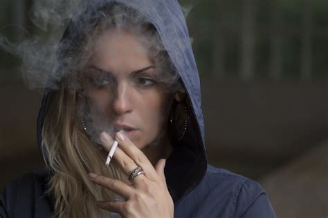 Vizualizácia modelácie prsníkov s rôznymi typmi jaziev