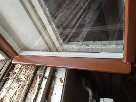 Bezpečnostné opatrenia pri renovácii drevených okien