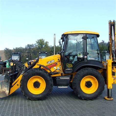 Búranie objektu strojom JCB 4CX