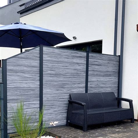 Moderná architektúra s fasádou z vláknocementových dosiek