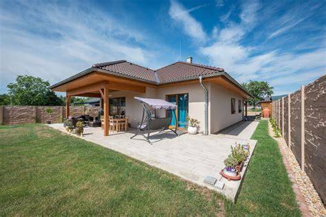 Ukážka rôznych dizajnov fasádnych obkladov LITE PANEL