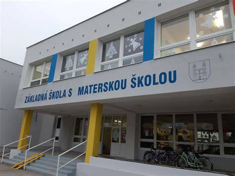 Základná škola s materskou školou v obci Štefanov