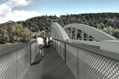 Rozšírená lávka pre peších a cyklistov na novom moste Hradská