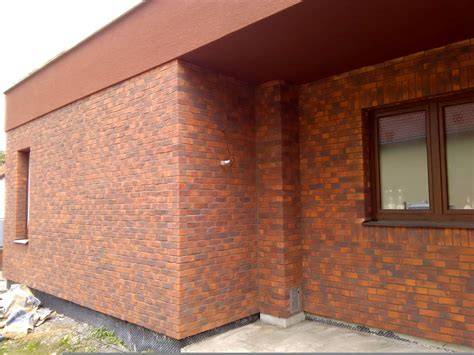 Ukážka tehlového obkladu na architektonickom detaile domu