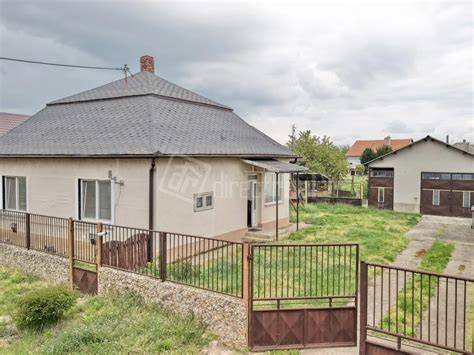 Príklad rozdelenia schodiska na dve ramená s podestou