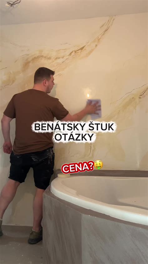 detailná textúra benátskeho štuku v interiéri