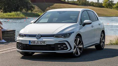 Volkswagen Golf s bočnými lištami