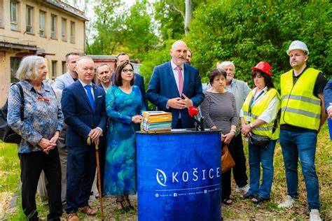 Schéma moderného kurína s voliérou