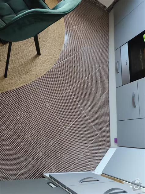 ukážka rektifikovaného talianskeho obkladu v kuchynskom priestore