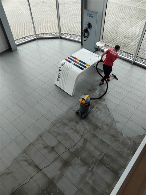 Upratovanie a údržba kúpeľňového zrkadla