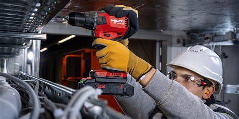 Porovnanie sieťového a akumulátorového Hilti nástroja