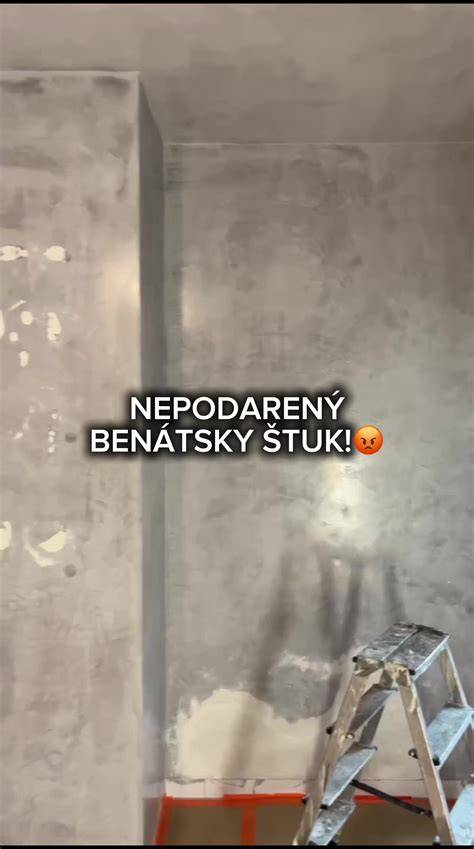 Detail textúry a lesku benátskeho štuku