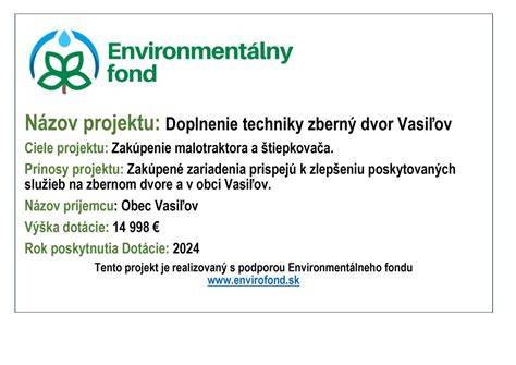Malotraktor a štiepkovač na zbernom dvore Vasiľov