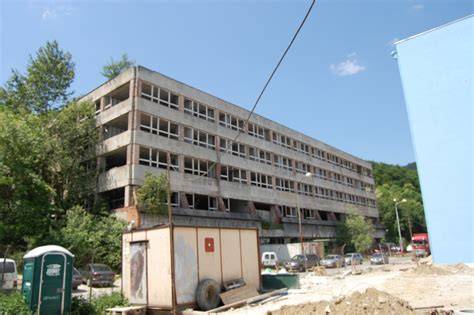 Administratívna budova Považských strojární v Považskej Bystrici