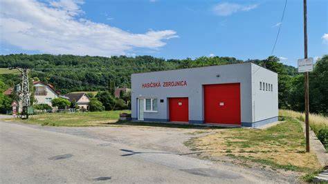 Bývalá požiarna zbrojnica pred rekonštrukciou