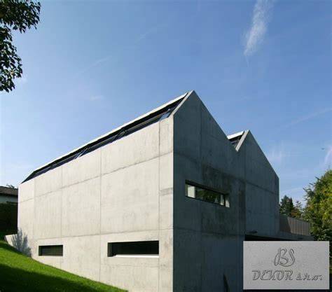 Ukážka moderného pohľadového betónu v architektúre