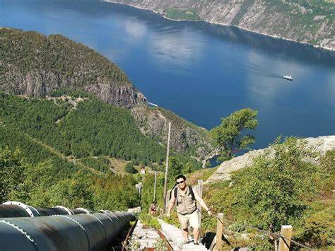 Drevené schody Flørli 4444 v Nórsku