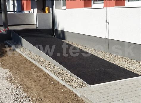 Protišmyková úprava schodiskových stupňov