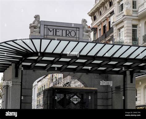 Detail skosených hrán Metro obkladov