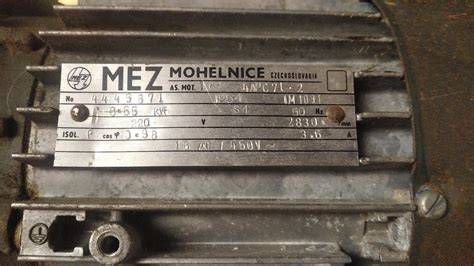 Detail štítku elektromotora MEZ Mohelnice