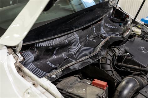 Odhlučnenie motorovej prepážky v aute