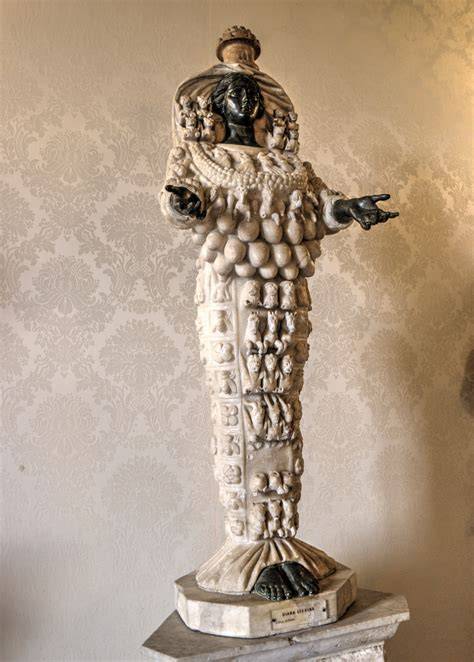 Socha Artemidy Efezskej z Efezského múzea