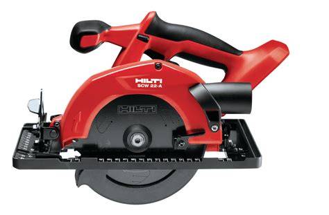 Hilti akumulátorová okružná píla SCW 22 pri rezaní dreva