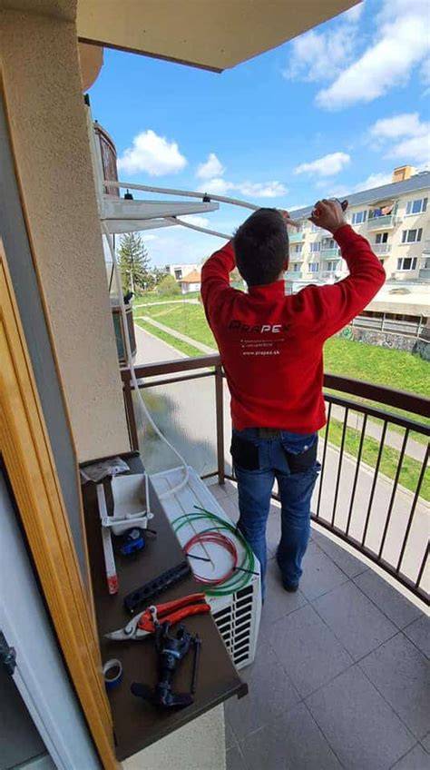 Aplikácia a zarovnávanie poteru na balkóne