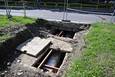Vťahovanie predizolovaného potrubia do kanála