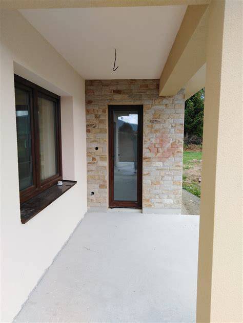 Ukážka rôznych typov kamenného obkladu v exteriéri