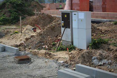 Elektromerový rozvádzač na hranici pozemku
