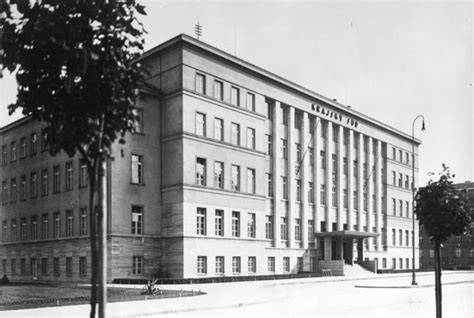 Historická fotografia kúpeľov Grössling v Bratislave