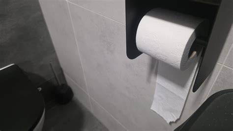 Porovnanie hygieny s toaletným papierom a vodou