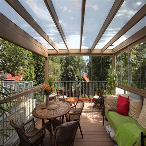 Záhradná pergola so sklenenou strechou